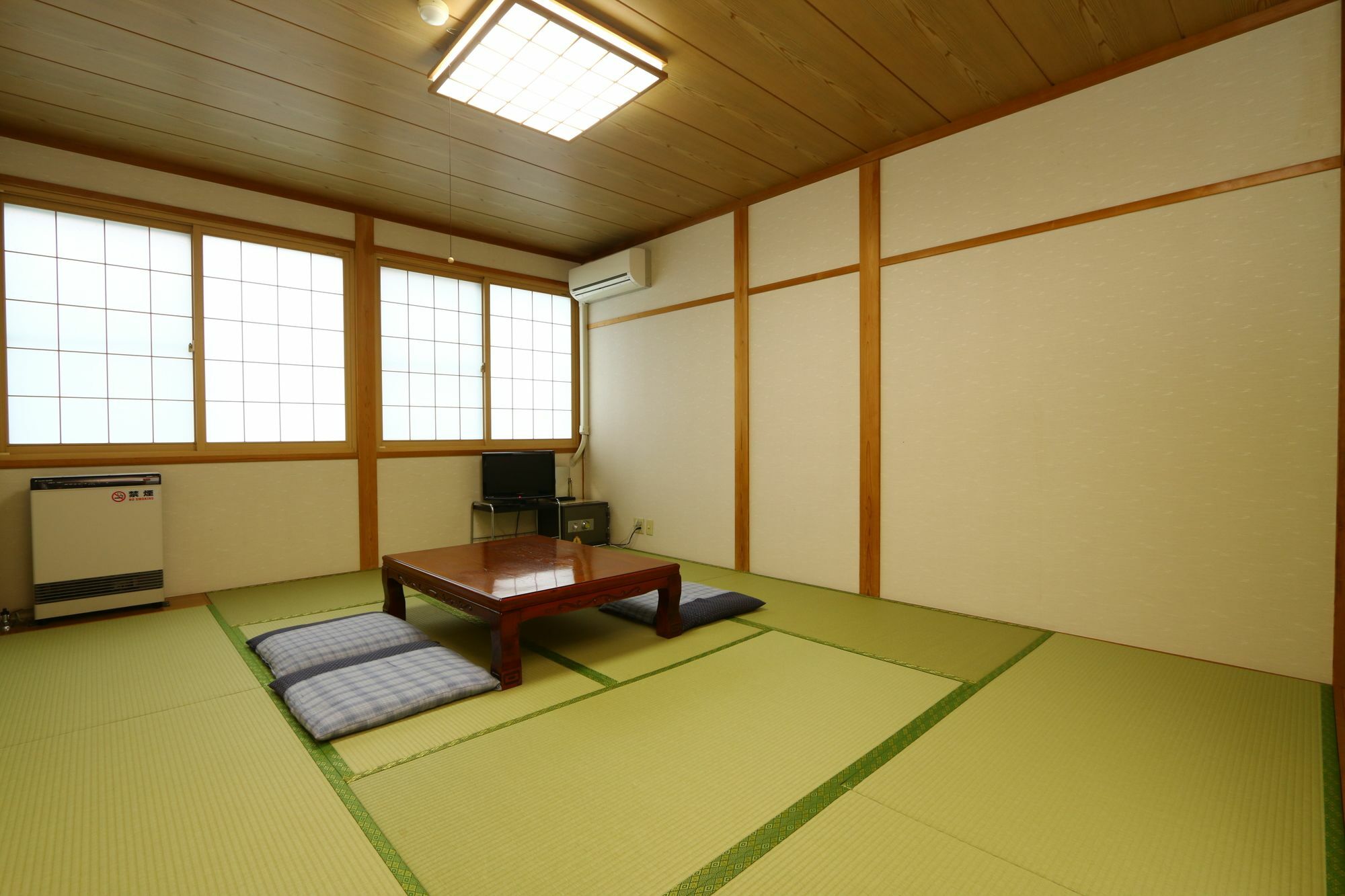 Mominoki Hotel Nozawaonsen Bagian luar foto
