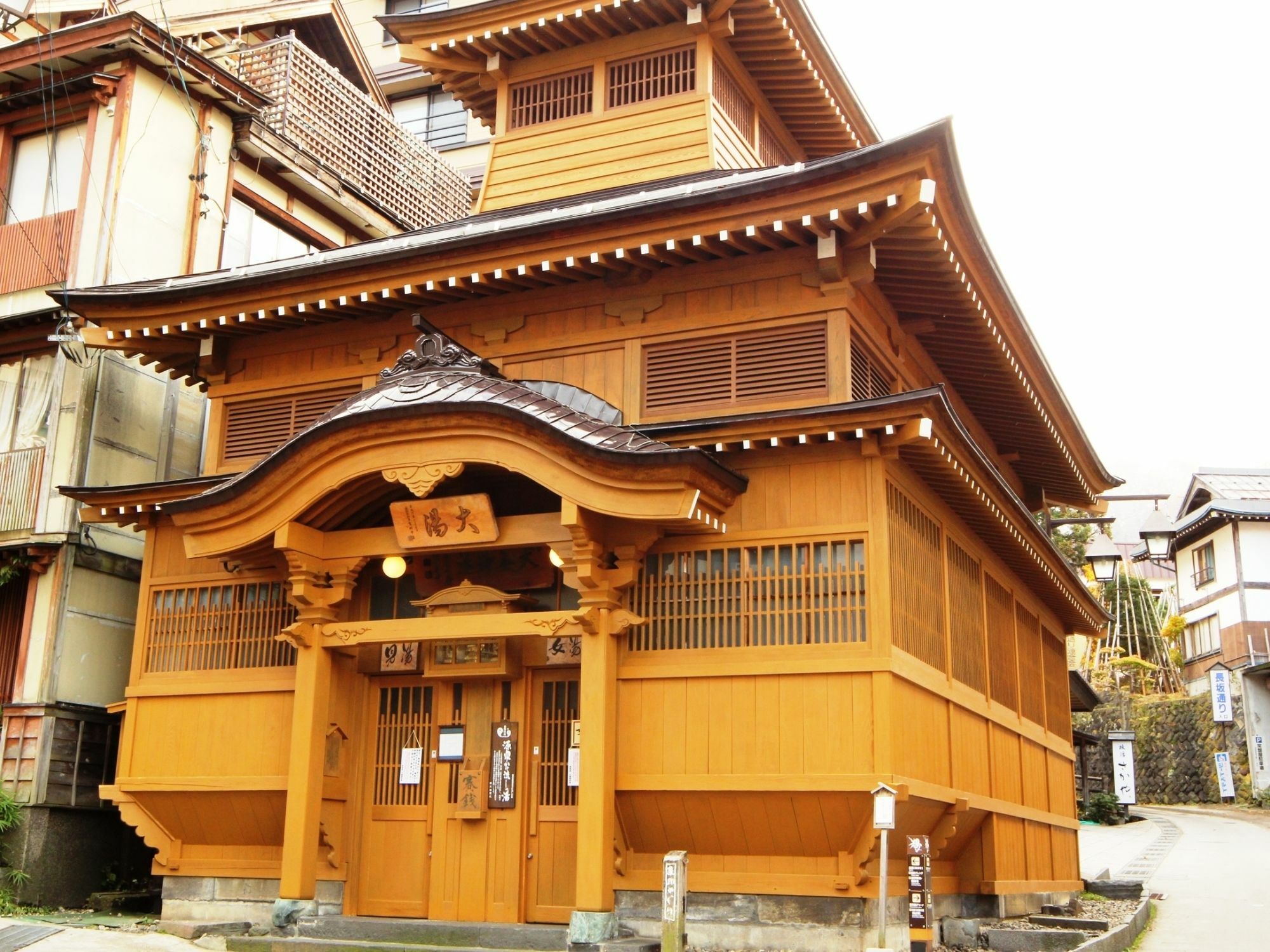 Mominoki Hotel Nozawaonsen Bagian luar foto